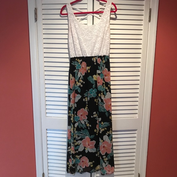 Charlotte Russe Dresses & Skirts - Maxi Dress